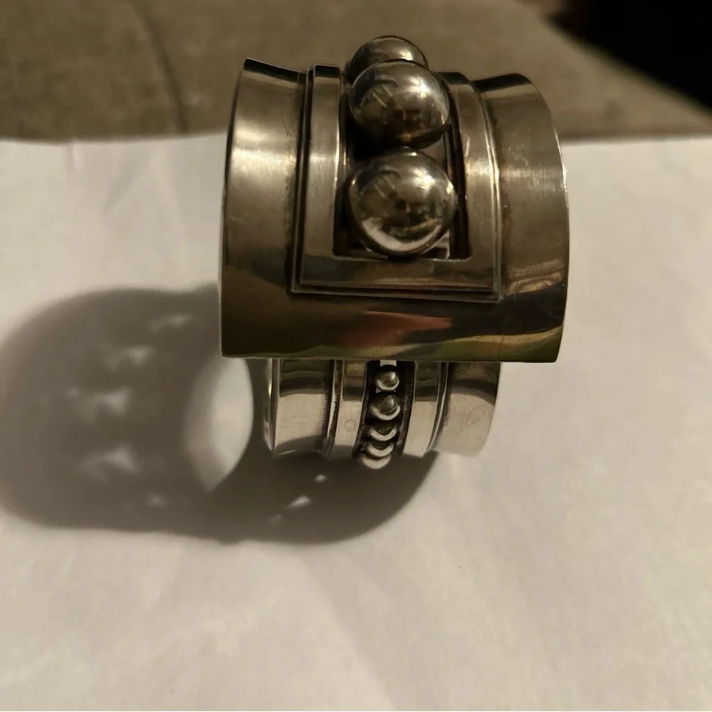 Sterling Whorl Clamper ( cuff) In the manner of Margo de Taxo - Picture 4 of 9